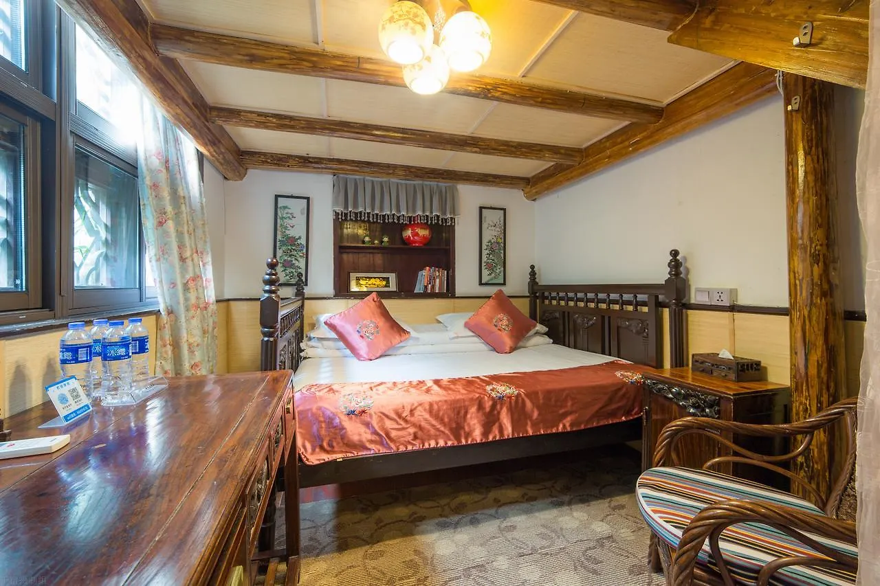 Suzhou Little Courtyard Inn Alloggio in famiglia